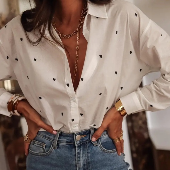 NEW WOMENS LONG SLEEVE HEART PRINT TOP - Picture 1 of 3